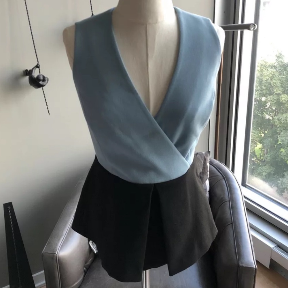 New RAOUL Vera V-Neck Sleeveless Peplum Wrapped Top Size Small